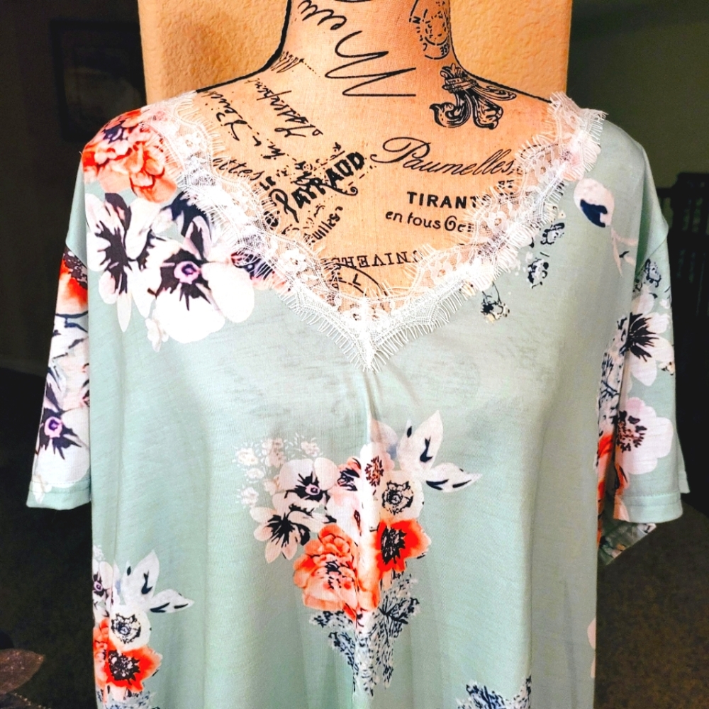 Women's Plus Size Deep V Neck Top